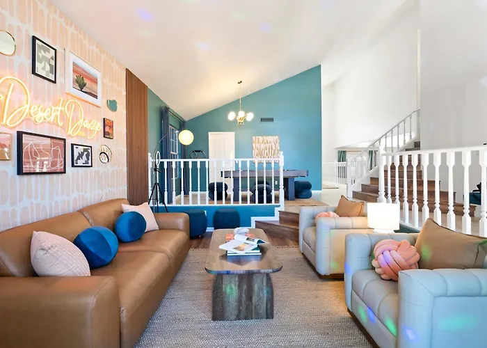 Desert Daze - A Fun-filled 5br Retreat - Sleeps 12 *