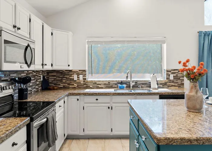 Desert Daze - A Fun-filled 5br Retreat - Sleeps 12 Mesa