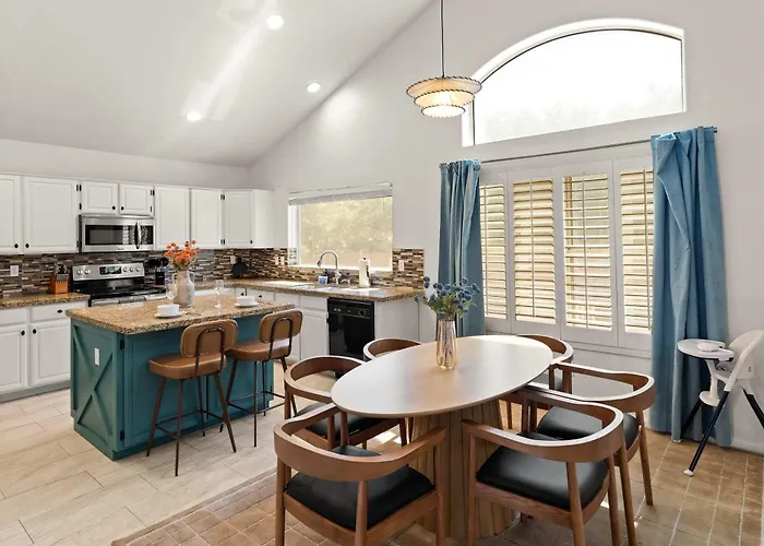 Desert Daze - A Fun-filled 5br Retreat - Sleeps 12 Holiday home Mesa