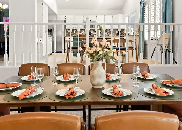 Desert Daze - A Fun-filled 5br Retreat - Sleeps 12 Holiday home *