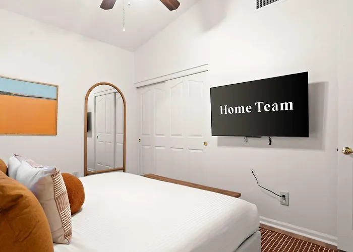 Desert Daze - A Fun-filled 5br Retreat - Sleeps 12 Holiday home *