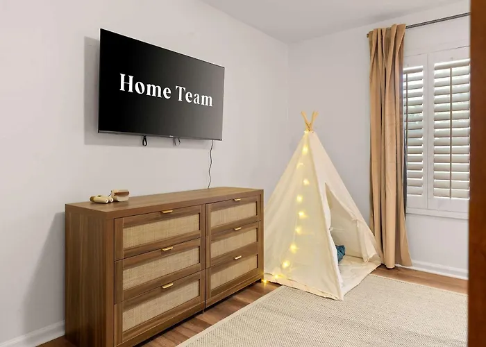 Desert Daze - A Fun-filled 5br Retreat - Sleeps 12 Holiday home *