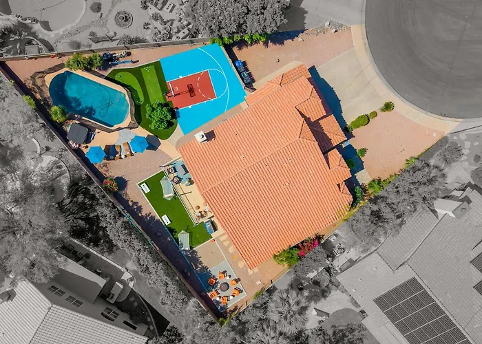 Desert Daze - A Fun-filled 5br Retreat - Sleeps 12